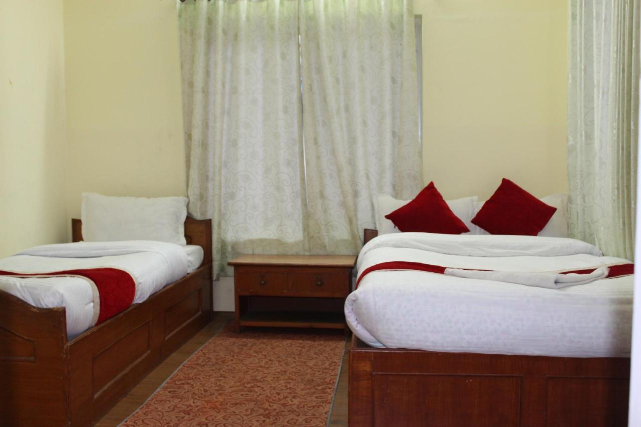 Hotel Snow Leopard Похара Екстериор снимка