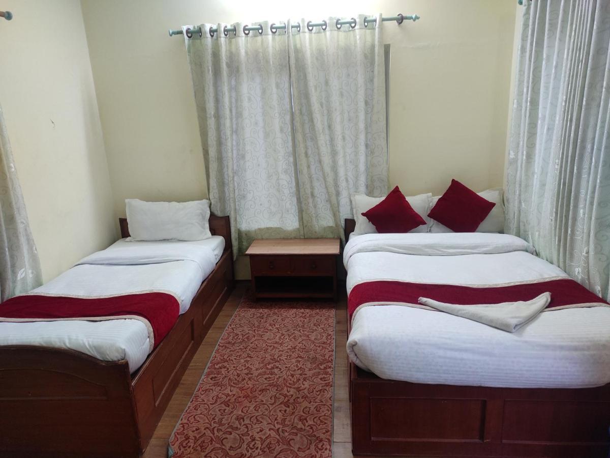 Hotel Snow Leopard Похара Екстериор снимка